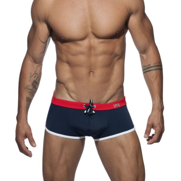 Boxer de bain bleu marine ceinture rouge